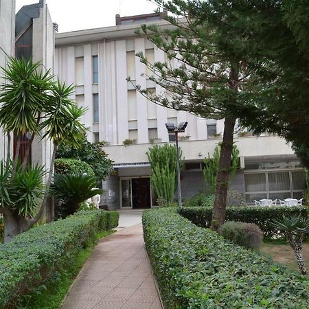 מלון פוליקורו Centro Giovanile Padre Minozzi מראה חיצוני תמונה