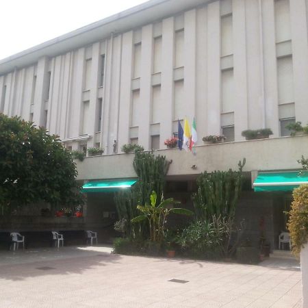 מלון פוליקורו Centro Giovanile Padre Minozzi מראה חיצוני תמונה